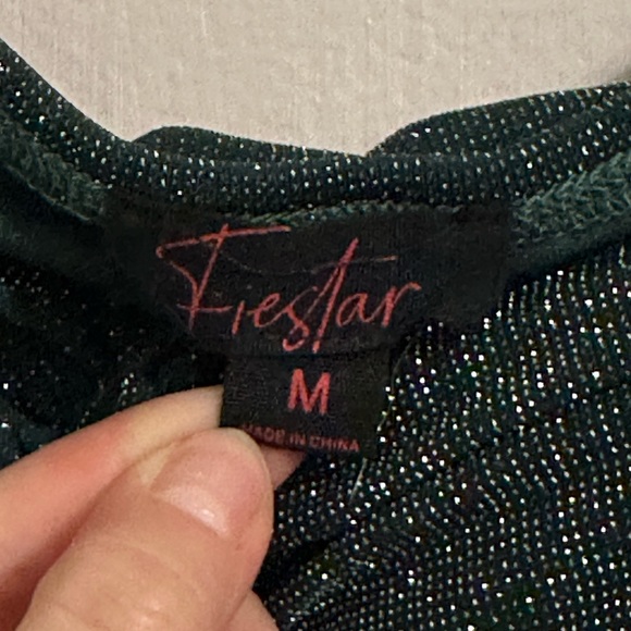 Sparkly green top with adjustable straps for length of shirt - Picture 2 of 2